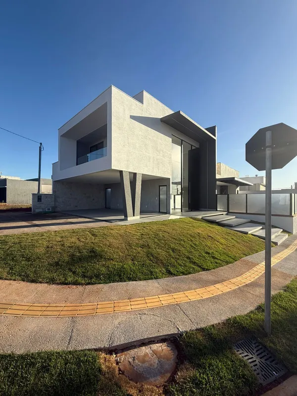 Sobrado Jardins Capri- Sobrado novo- 371 metros de terreno- 260 metros de área c...