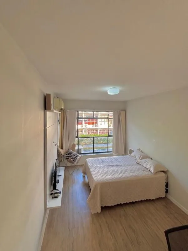 Este pode ser o seu lugar ideal! Kit no Summer Park, com 26,46m², situada no pri...