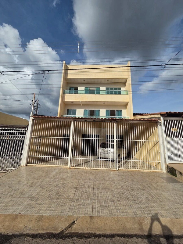 Casa Sobrado à Venda – QNO 6, Conjunto G | Ceilândia NorteExcelente oportunidade...