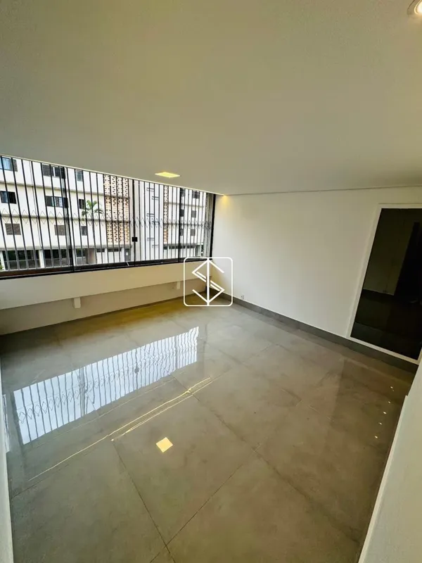 Salerno Imob:Apartamento Reformado na SQS 416 Asa Sul com 3 Quartos e SuíteLocal...