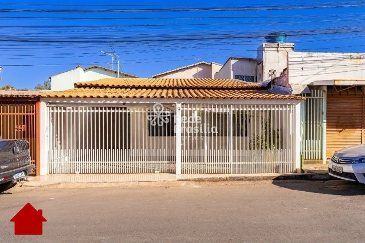 QE 42 | Casa Térrea - GuaráCasa térrea bem distribuída, com 139m², projetada par...