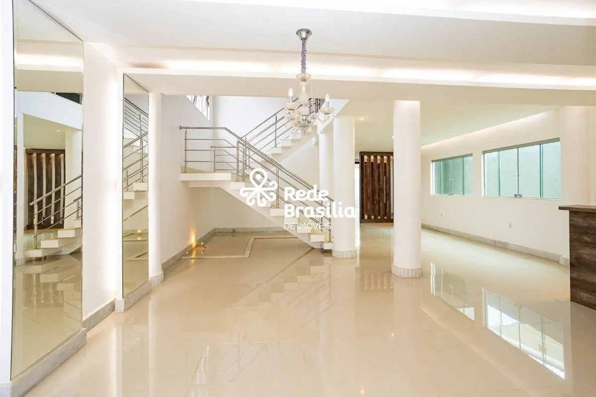 Setor de Mansões de Taguatinga | Casa 4 Quartos sendo 4 Suítes com 3 Vagas de Ga...