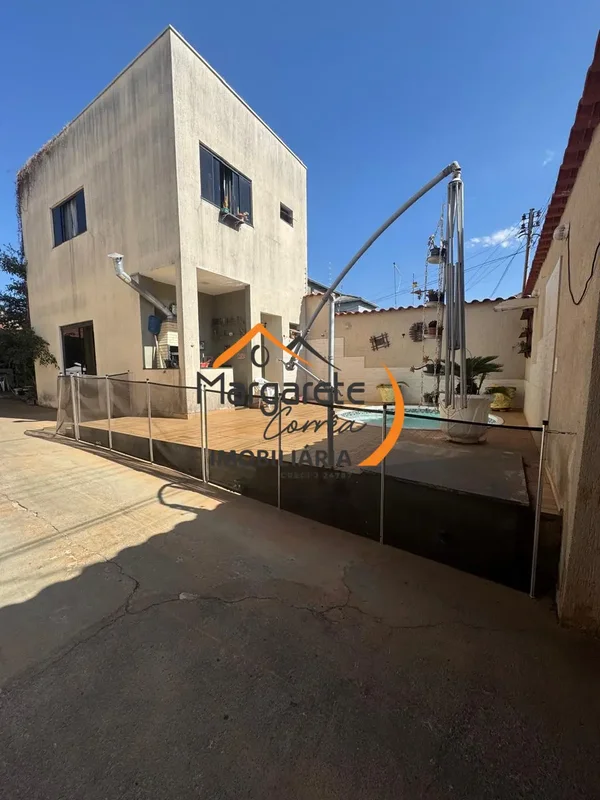 Margarete Corrêa vende casa na Q 13 de SobradinhoImóvel com 2 casas no mesmo lot...