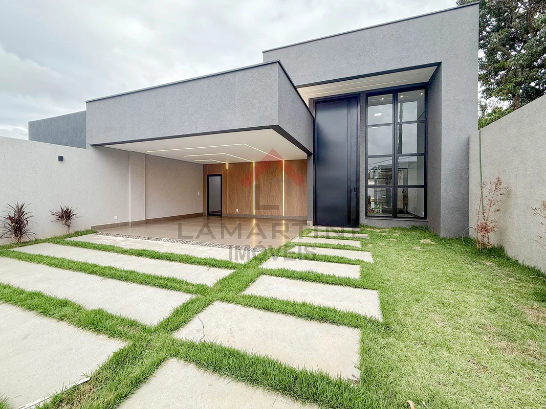 Casa térrea nova, localizada em condomínio fechado, com projeto contemporâneo, e...