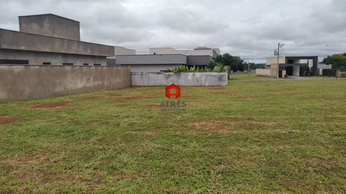 Excelente oportunidade para adquirir um lote em um dos melhores condomínios fech...