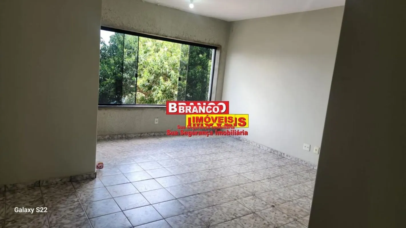 Branco Imóveis Alugo sala na QND 28, Taguatinga Norte, em excelente localização....