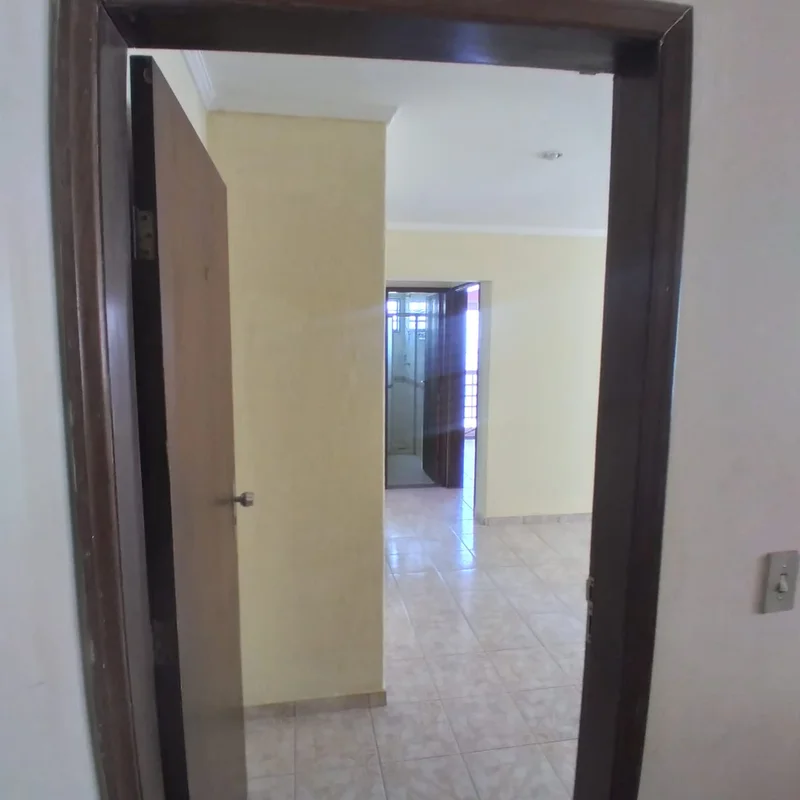 Oportunidade !!! 300m2 de construção...Excelente predinho com 2 pavimentos sendo...