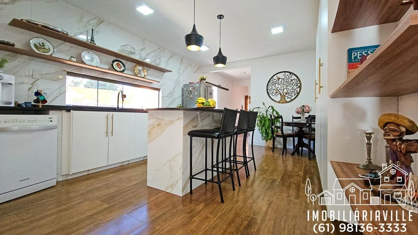 CASA MARAVILHOSA com PREÇO IMPERDÍVEL Casa muito bem projetada com VISTA PANORÂM...