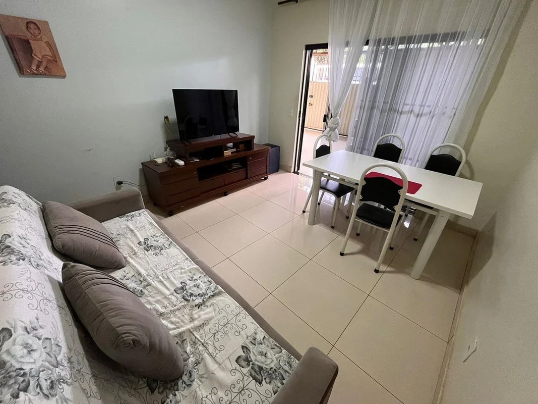 JDM IMOBILIÁRIA VENDE:Casa na QD 405 - Recanto das Emas Próximo ao BIG CENTER ME...