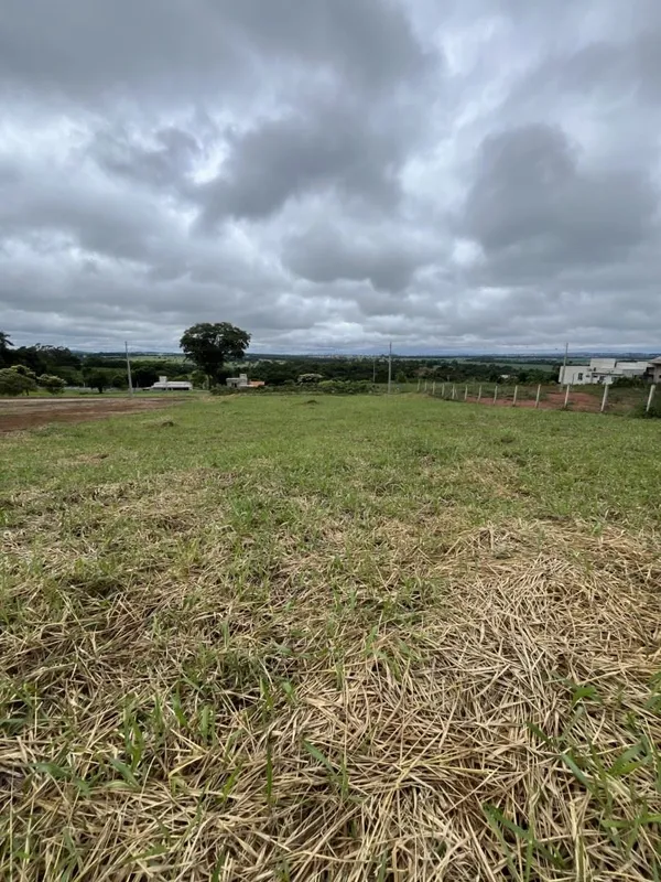 Lote no Estância do Bosque com linda vista para Goiânia.Lote com 2.000 m², "esco...