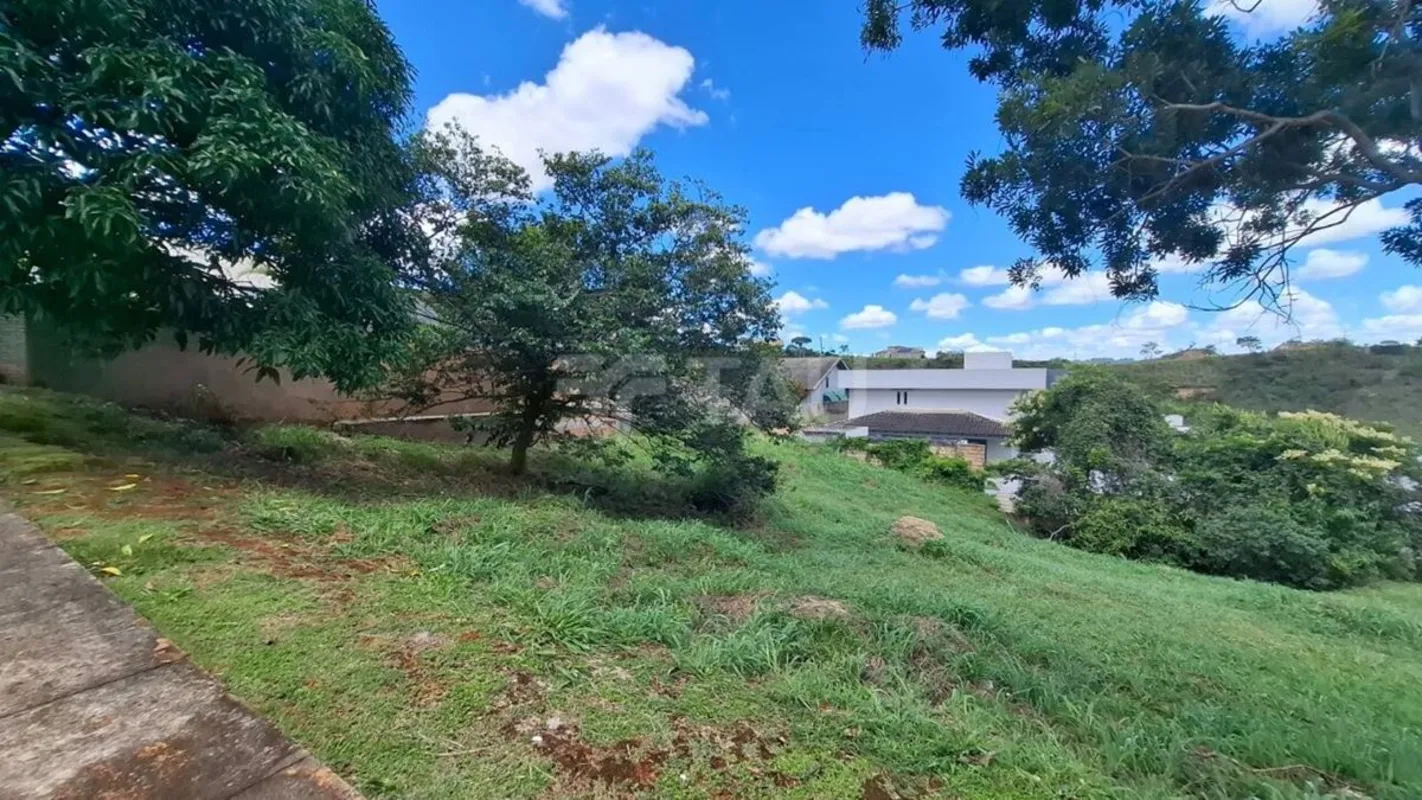 Terreno de 727m² em condomínio regularizado, Jardim Botânico.Aceita financiament...