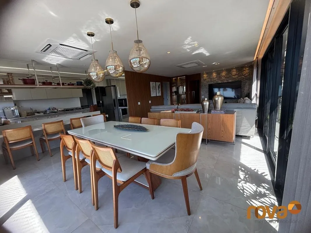 Apartamento a venda de 3 quartos com 3 suítes ,com 2 vagas de garagem. Andar Alt...