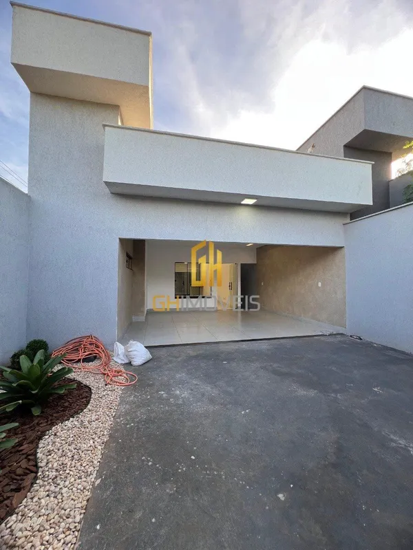 GH2116Casa com 3 quartos no Bairro Goia 2, em terreno com 182m² com 147,60m² de ...