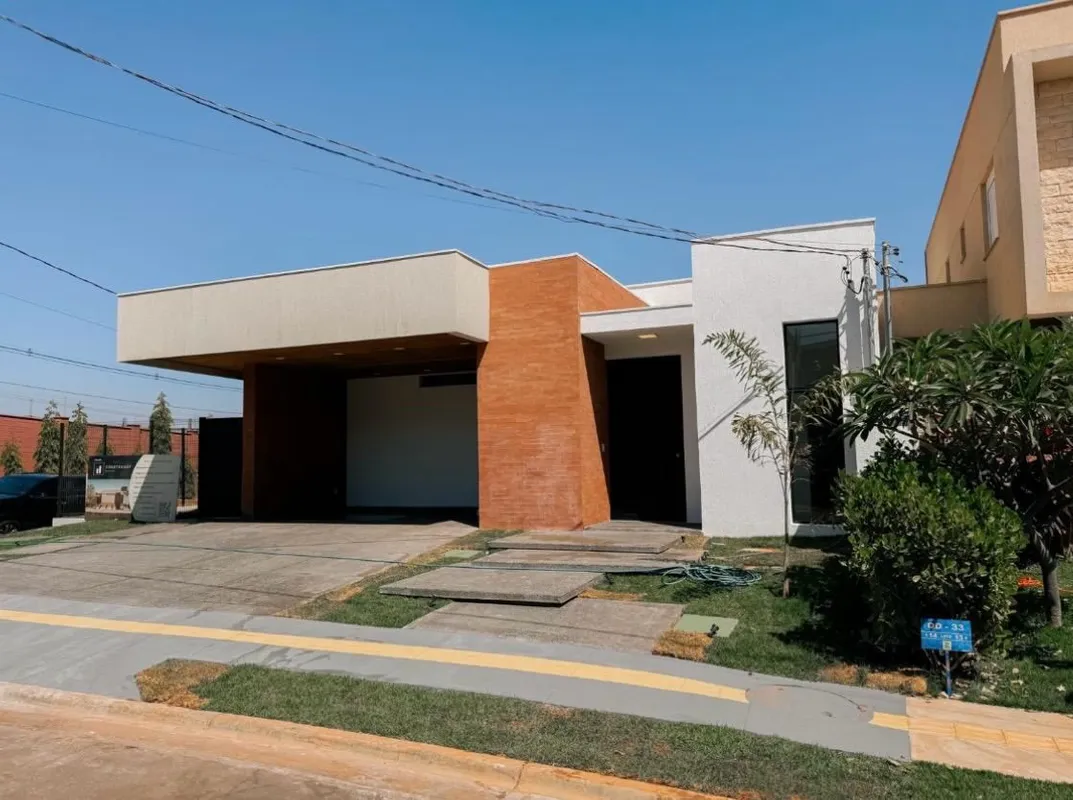 Casa térrea à venda no Condomínio Jardins CapriImóvel composto por 3 suítes, sen...