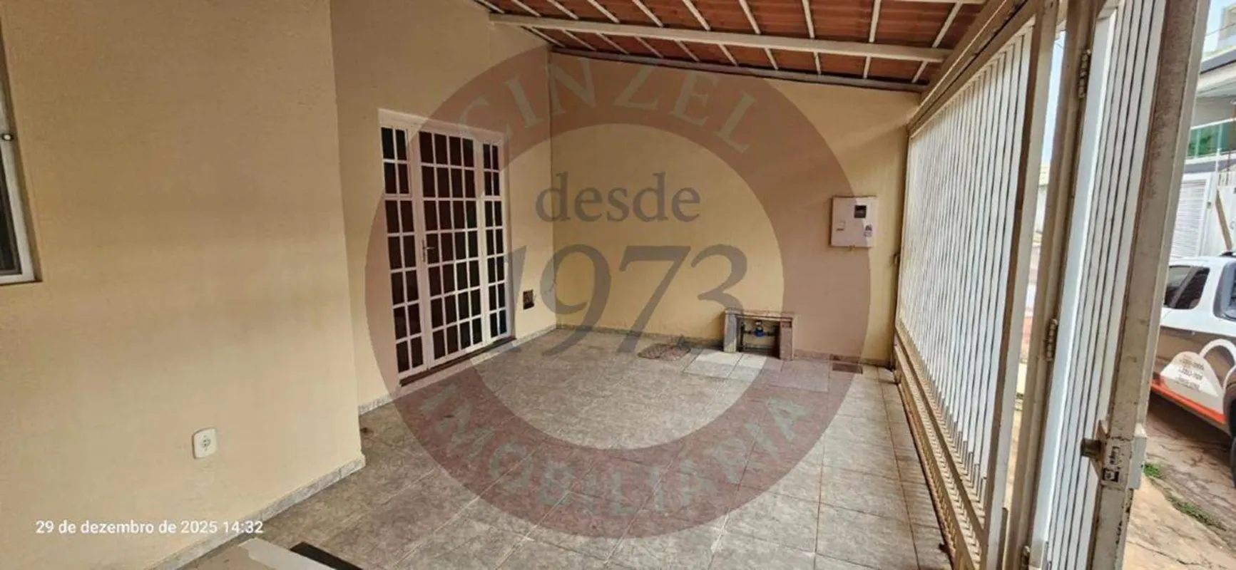 CINZEL IMOBILIÁRIA A MAIS DE 50 ANOS NO MERCADO, ALUGA CASA EM AREAL.- 03 QUARTO...