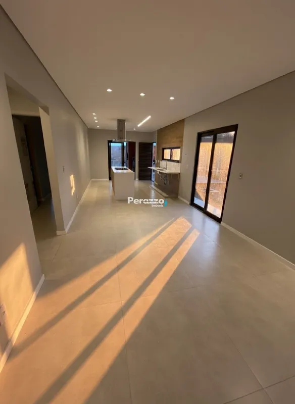 Baixou o Preço! Residência de Alto Padrão com 3 Quartos sendo 1 Suíte Master Loc...
