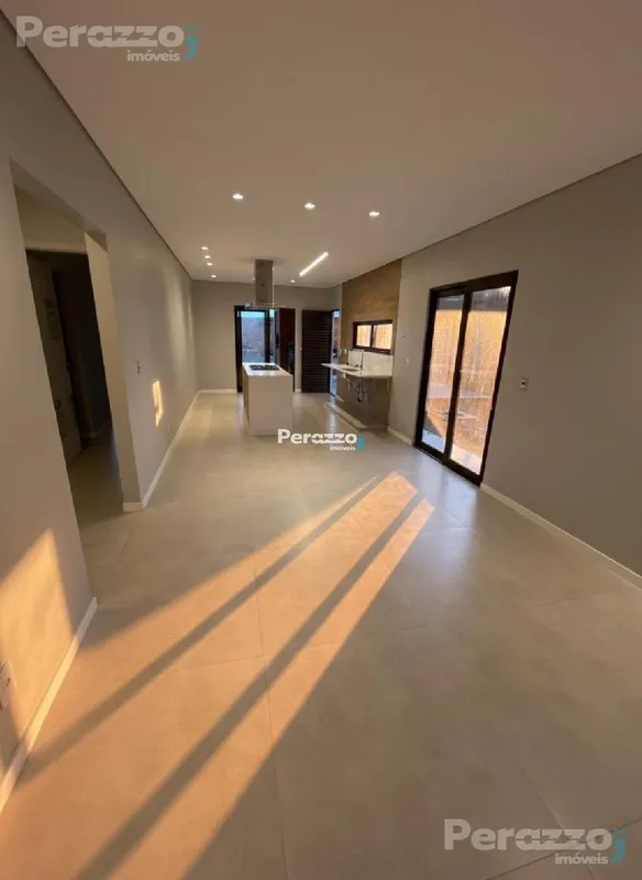 Baixou o Preço! Residência de Alto Padrão com 3 Quartos sendo 1 Suíte Master Loc...