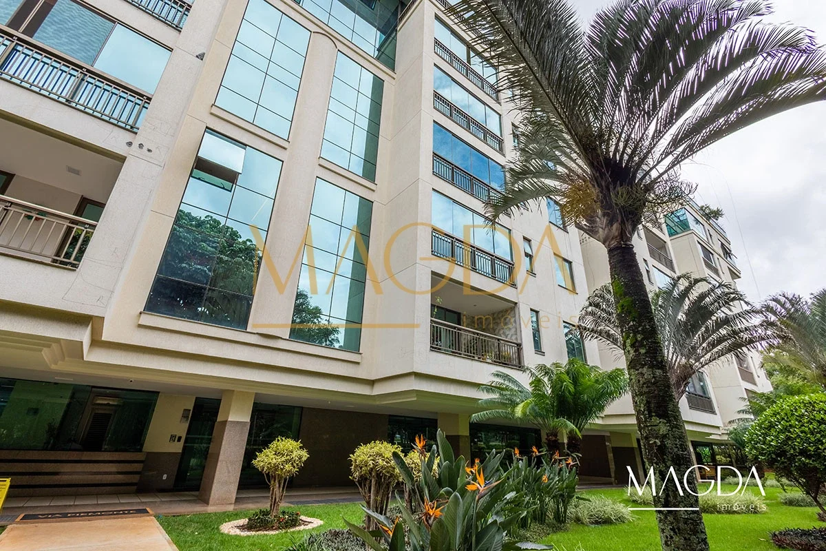 ATENÇÃO: NÃO É MOBILIADO!!!!Aluga-se apartamento alto padrão localizado na SQS 2...