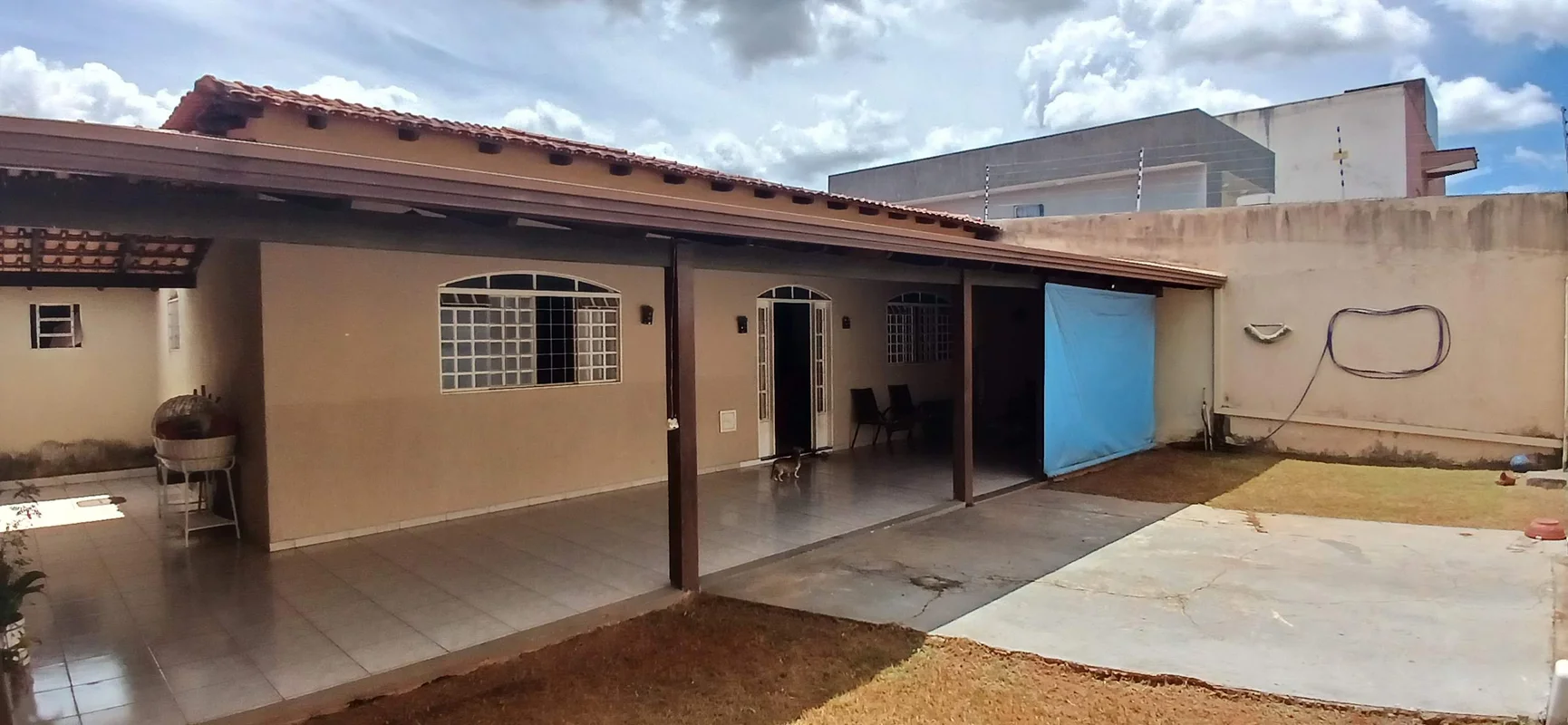 RUA 3 VICENTE PIRES PRÓXIMA AO ARENA SHOPPING.EXELENTE CASA EM LOTE 500 M2 EM CO...