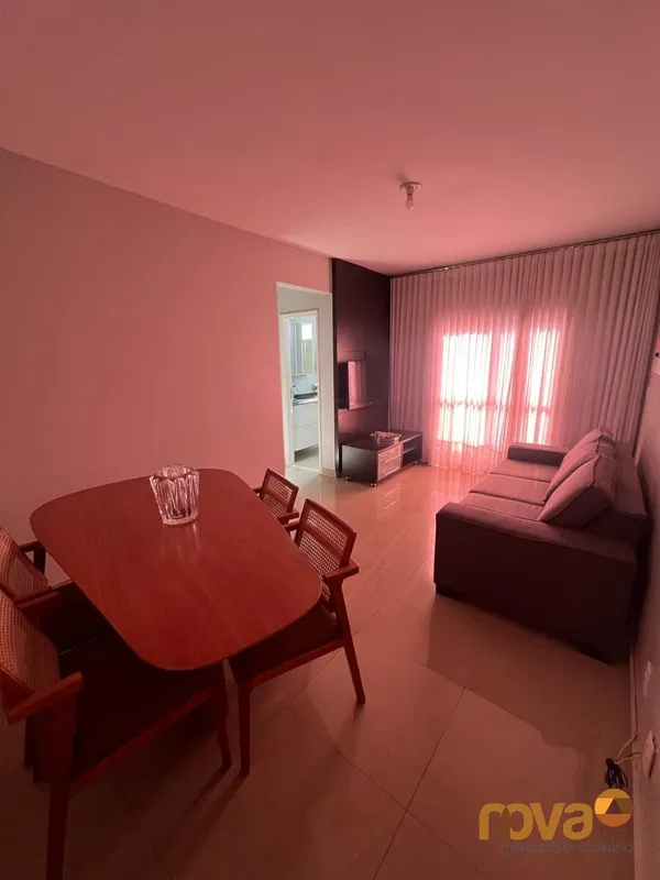 Apartamento com 2 quartos, completo em armários,andar Alto, todo reformado ,piso...