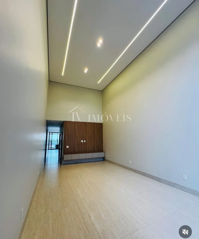 Lilian Vieira Vende:Rua 10/12 – Condomínio | Terreno 450 m² | 3 Suítes | Pé-Dire...