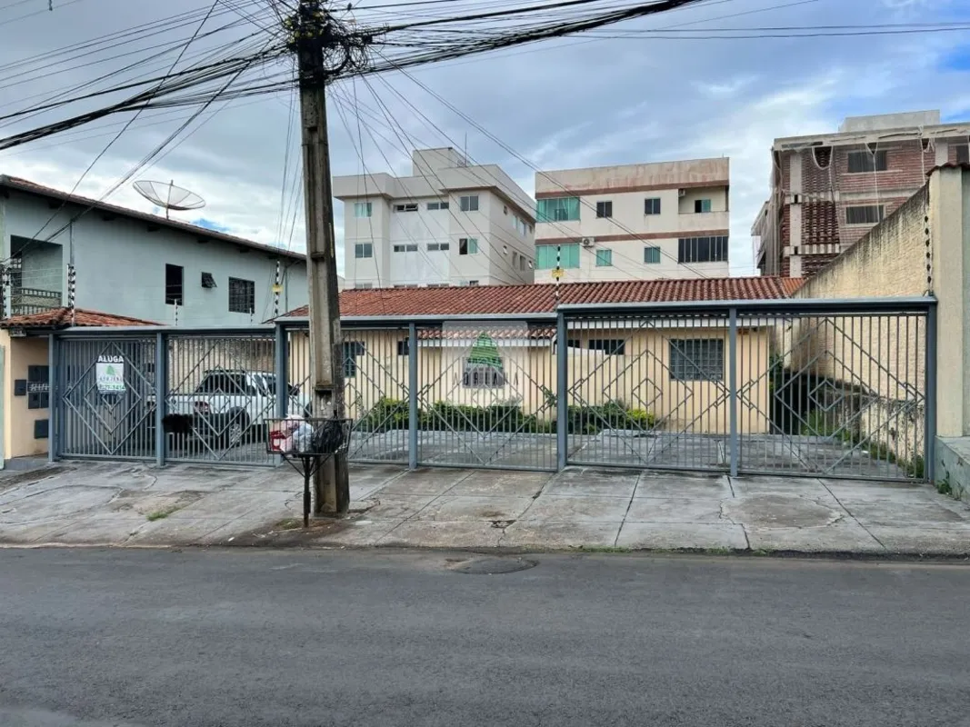 QUARTO, SALAS, BANHEIRO SOCIAL, COZINHA, ÁREA DE SERVIÇO VAGA DE GARAGEM MOTO. 2...