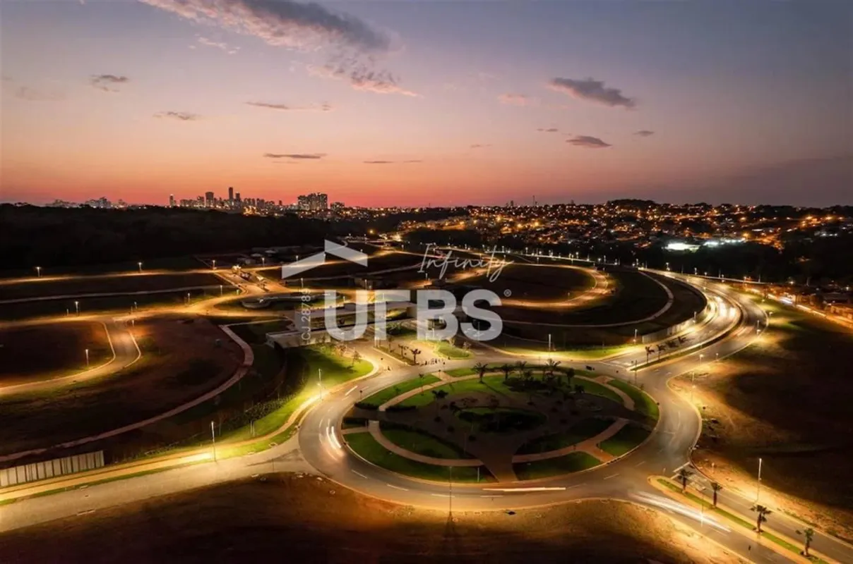 COD U-0029935 - Excelente terreno com 680,76m², localizado em um dos condomínios...