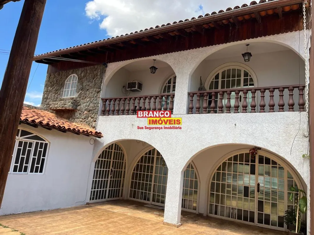 LINDA CASA / SOBRADO À VENDA TAGUATINGA SUL QSB 16 | Localização privilegiadaPró...