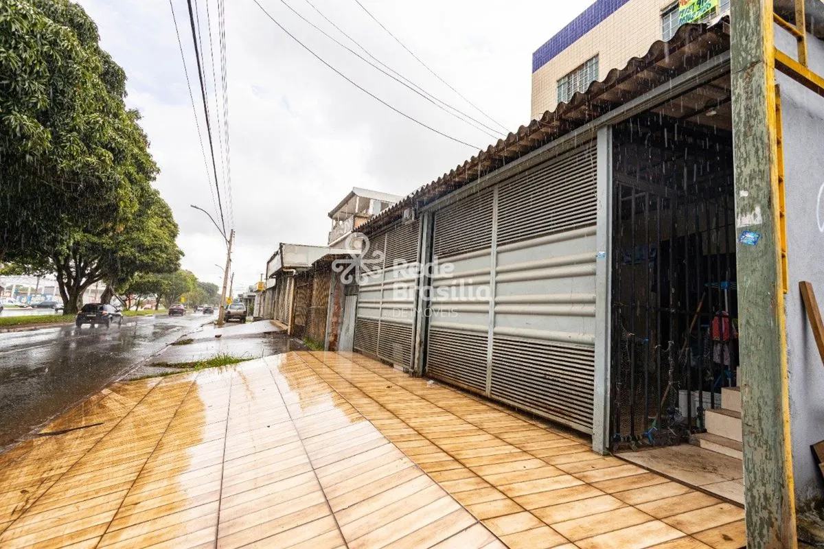 QNN 24 | CeilândiaCasa residencial ideal para investimento, composta por 5 kitin...