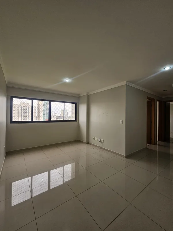 ESPECIFICAÇÕES DO IMÓVEL:O apartamento possui 70 m² de área privativa, com três ...