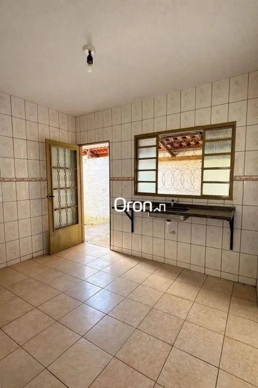 CÓDIGO DO IMÓVEL: CA1968LOCALIZAÇÃOEm ótima localização. Com fácil acesso às pri...