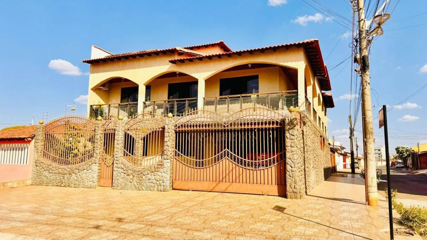 CASA SOBRADO QNM 34 TAGUATINGA NORTE 266M² 5 QUARTOS 1 SUÍTE CHURRASQUEIRA ACEIT...