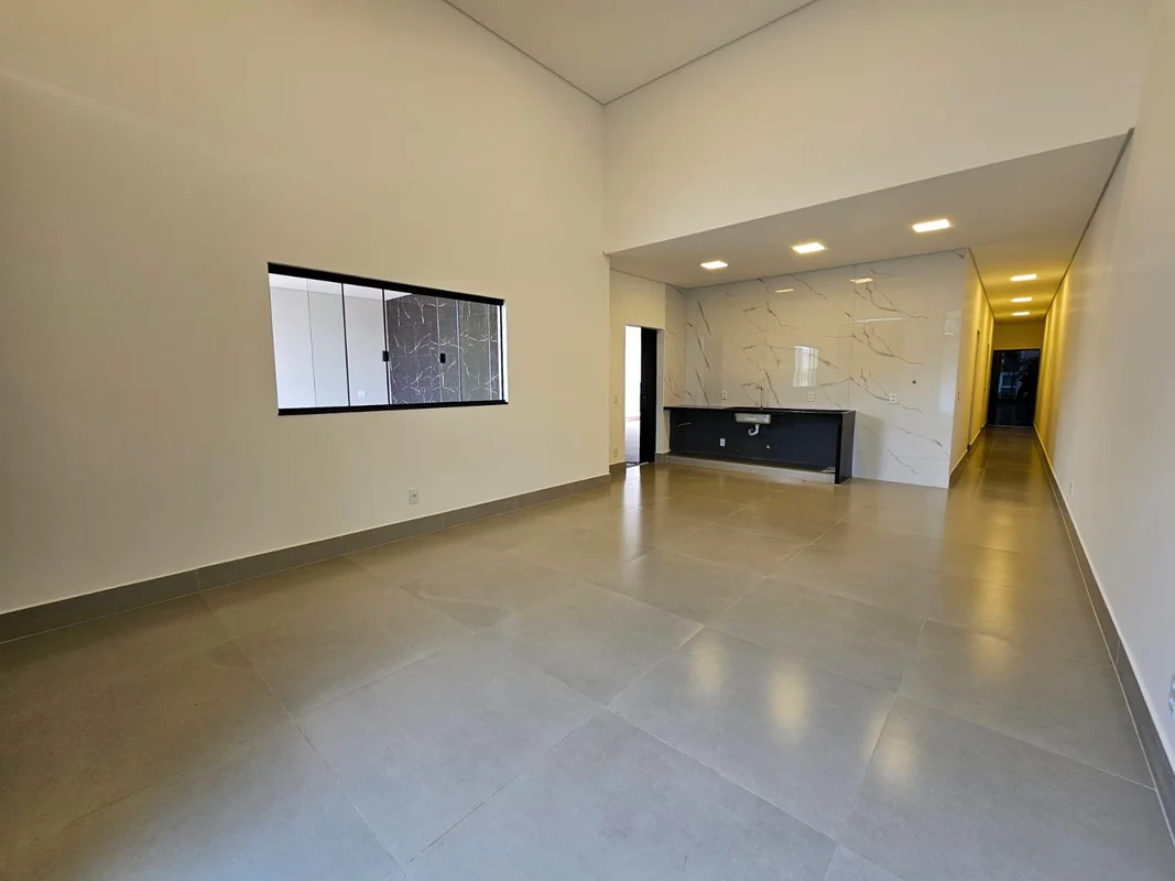 Casa projetada para oferecer conforto e bem-estar, com três suítes espaçosas e p...