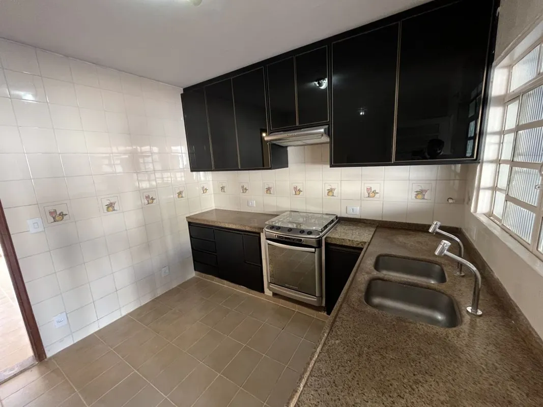 Casa Residencial ou Comercial no Setor Nova SuíçaExcelente oportunidade no coraç...
