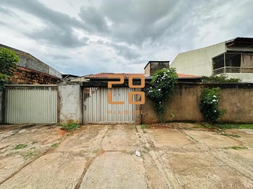 Casa comercial para alugar no Setor Vila Brasília, com 204,49 m². Conta com 4 qu...