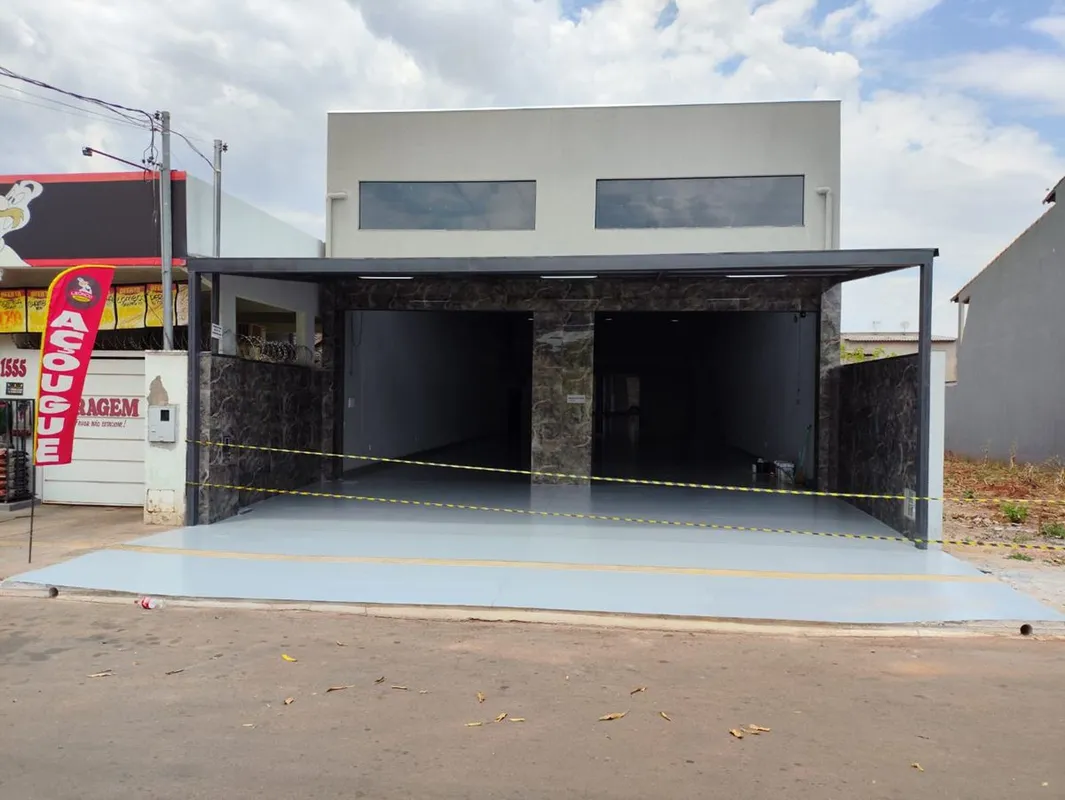 Vendo galpão com acabamento de alto padrão, todo no porcelanato, localizado em u...
