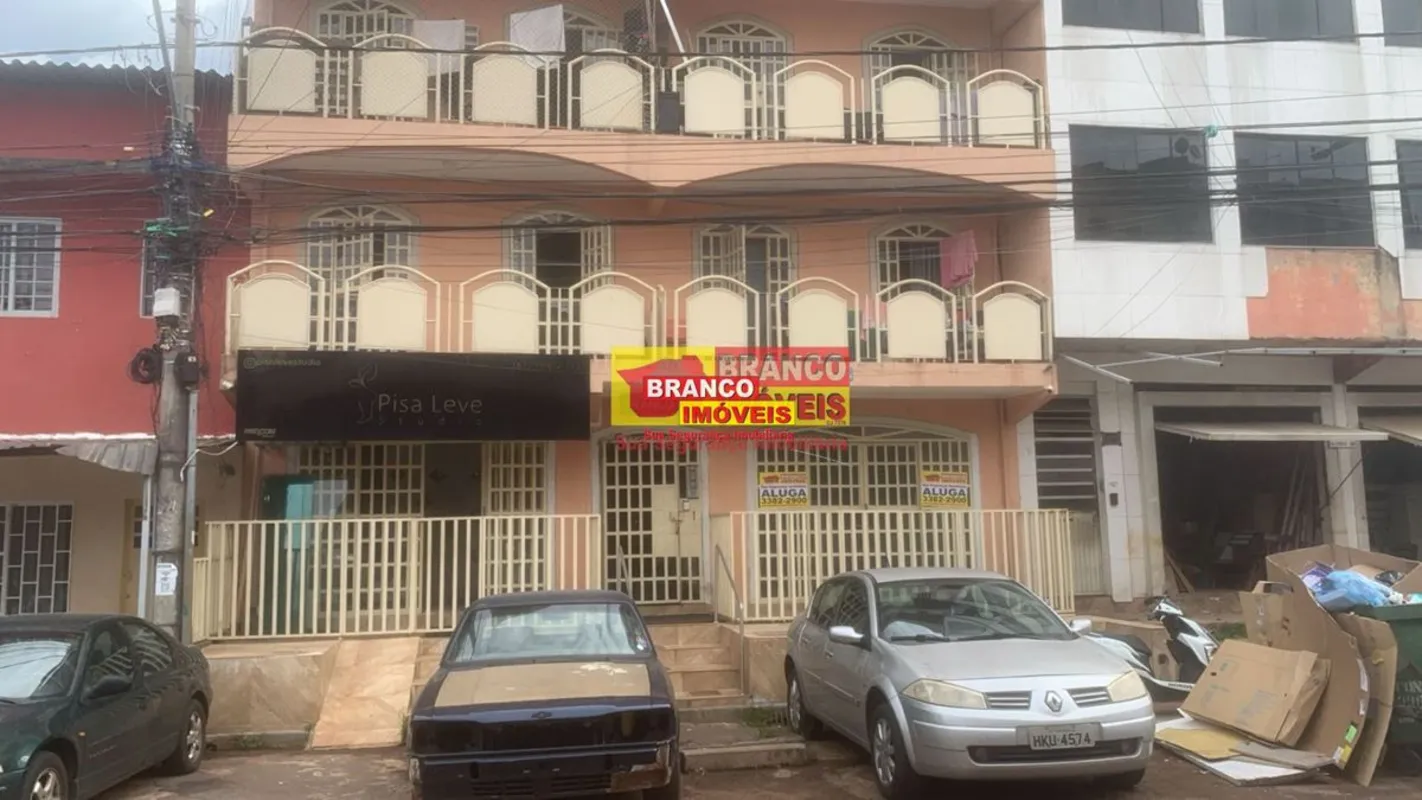 Branco Imóveis - Aluga KITNET na QE 40 CONJUNTO Q LOTE 04, excelente localização...