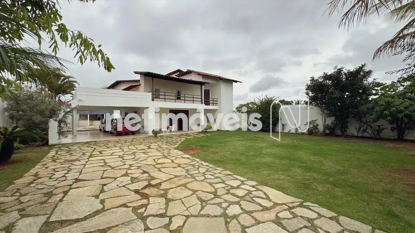 Residência de alto padrão localizada no Solar de Brasília Quadra 2, uma das quad...