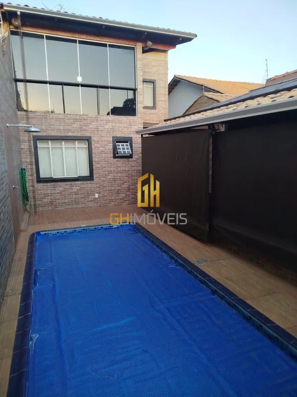 GH2151 O sobrado possui - 4 qtos sendo 1'suite- Sala de estar de dois ambientes ...