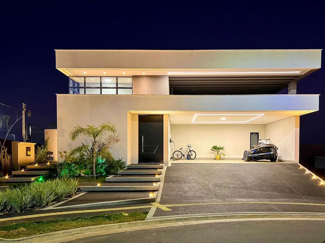 Casa Térrea de Alto Padrão no Condomínio Jardins NápolesUm dos maiores lotes do ...