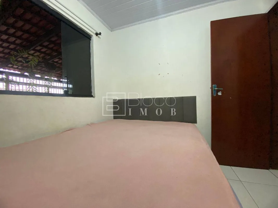 VENDO Casa com 3 quartos sendo 1 suíte na QR 206 de Samambaia Norte Casa compost...