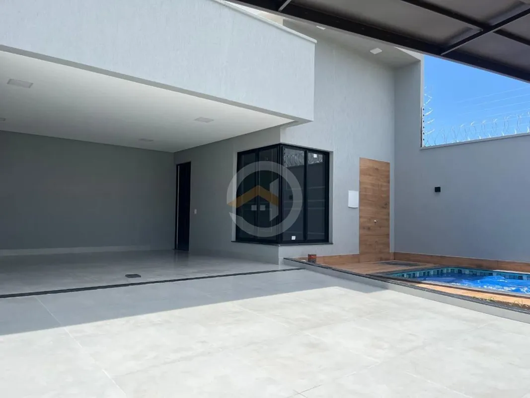  Casa alto padrão no Setor Faiçalville•Lote de 250 m²•Área construída de 158 m²•...