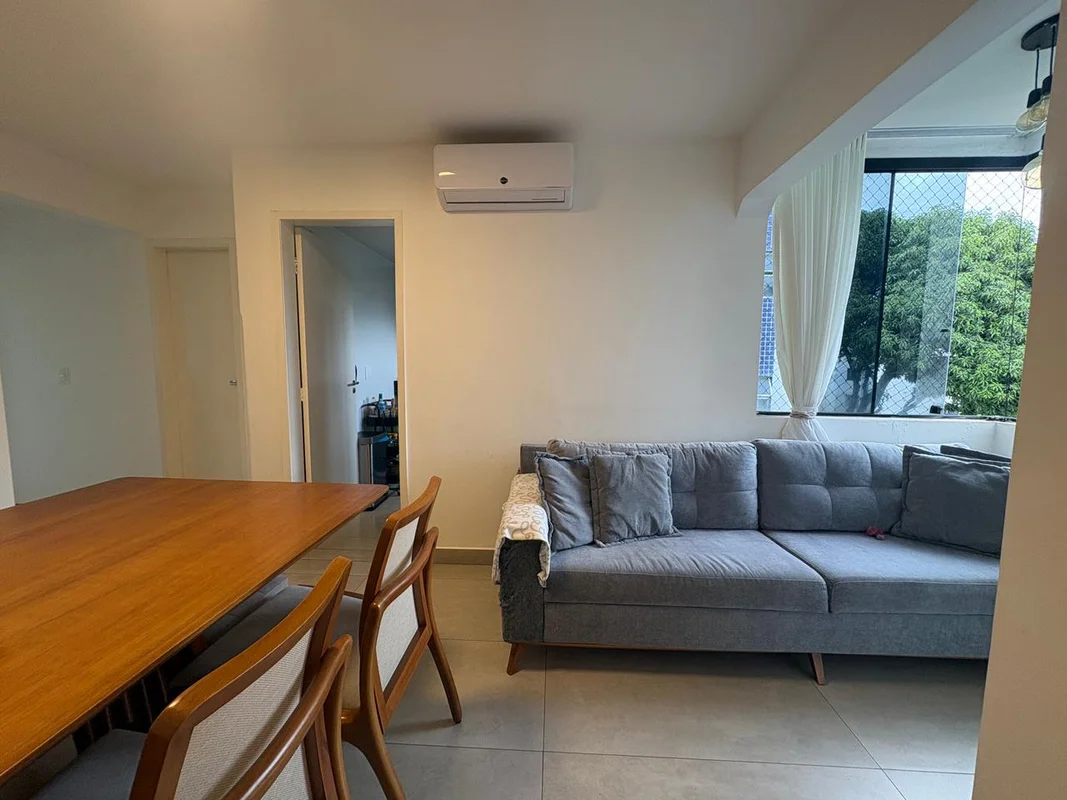 Apartamento de 2 quartos, sendo 1 suíte, totalmente reformado, localizado no 2º ...