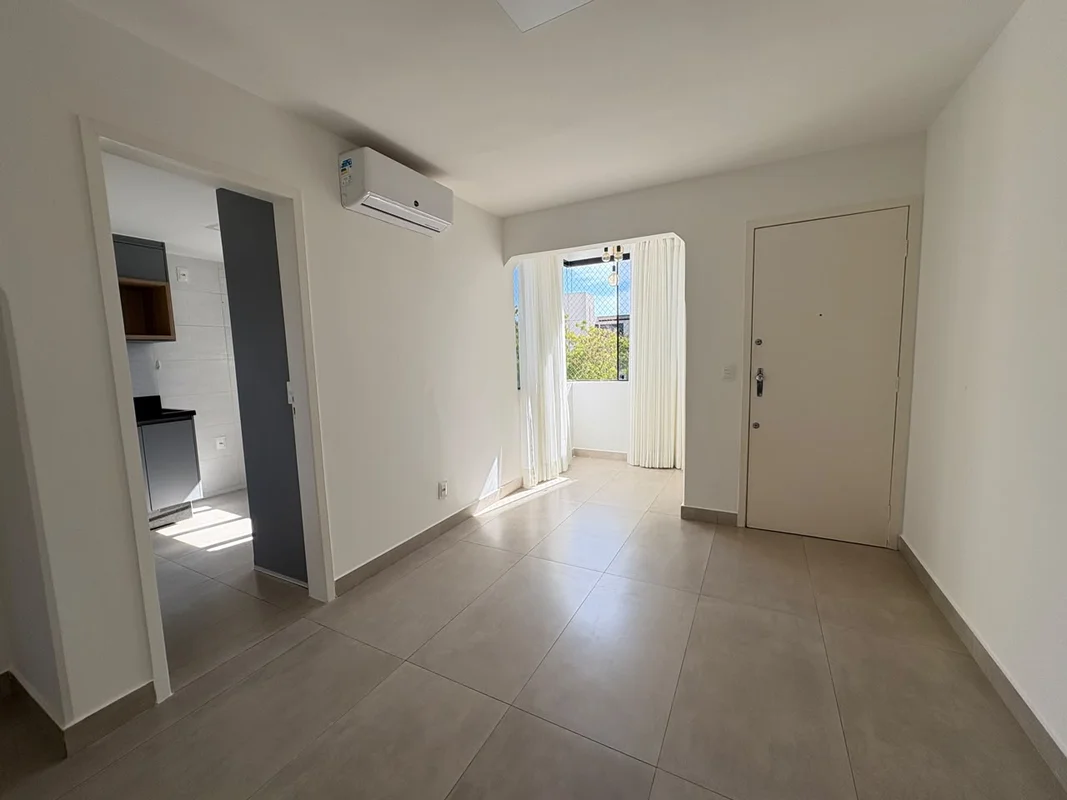 Apartamento de 2 quartos, sendo 1 suíte, totalmente reformado, localizado no 2º ...