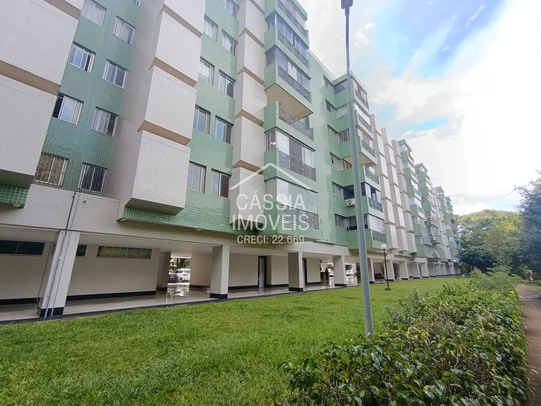 Descubra um apartamento impecável na privilegiada SQN 316, uma oportunidade únic...