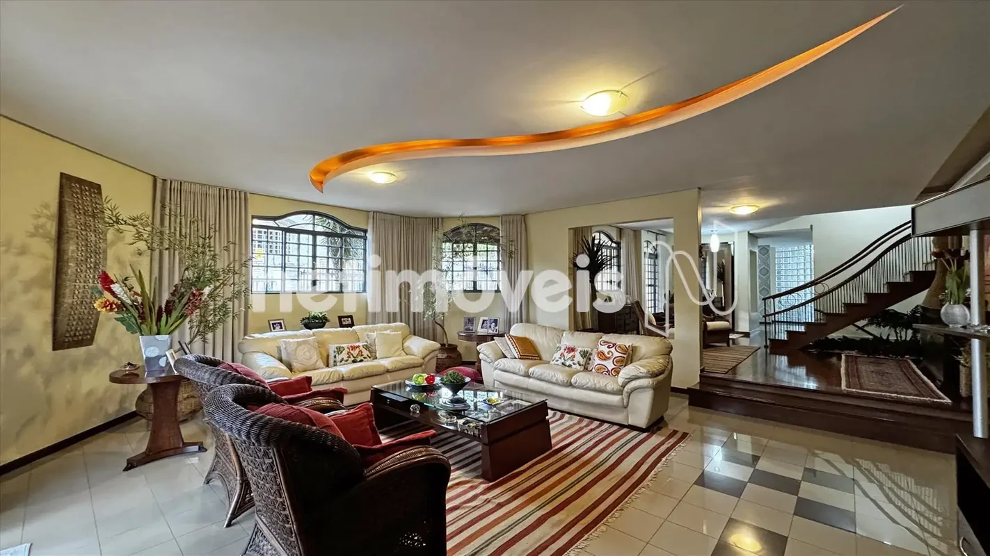 Mansão de Esquina Imponente com Lote de 1.453 m² e Área Gourmet Espetacular – SH...