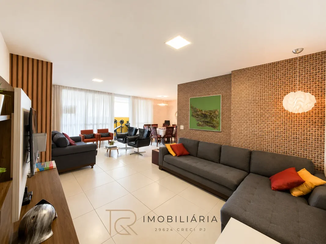 TRG imobiliária VENDE !Excelente apartamento na Av. das Araucárias , Ed. Penínsu...