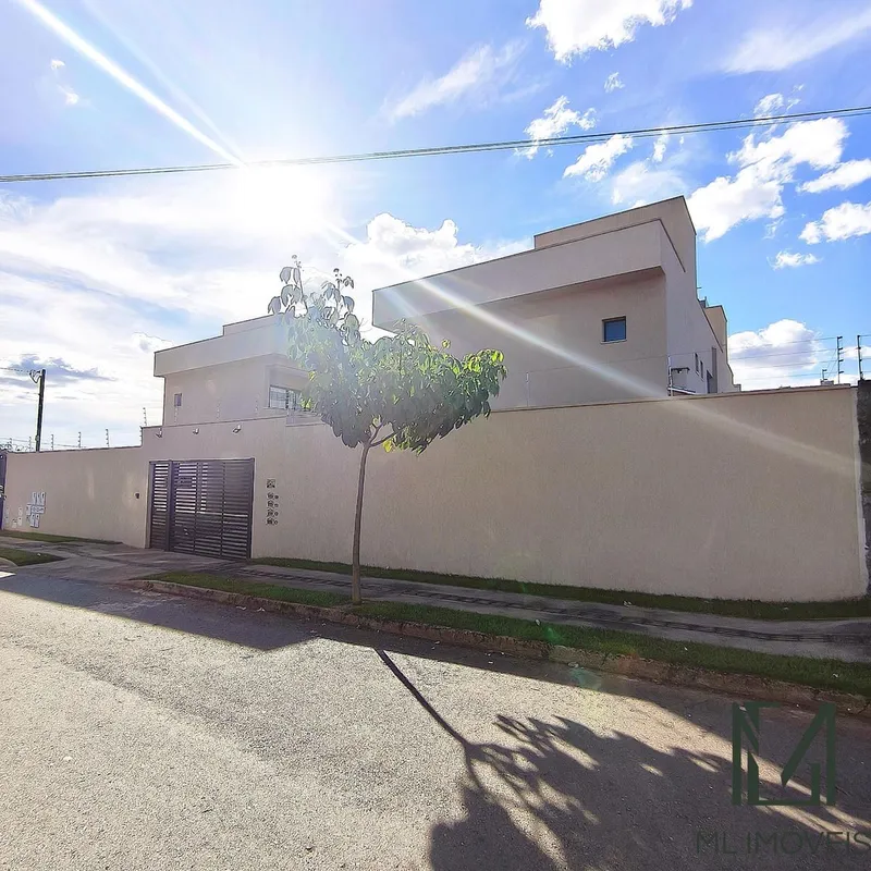  Vendo Sobrado em Condomínio no Jardim Atlântico, Goiânia. Lote - 210m2Área - 18...