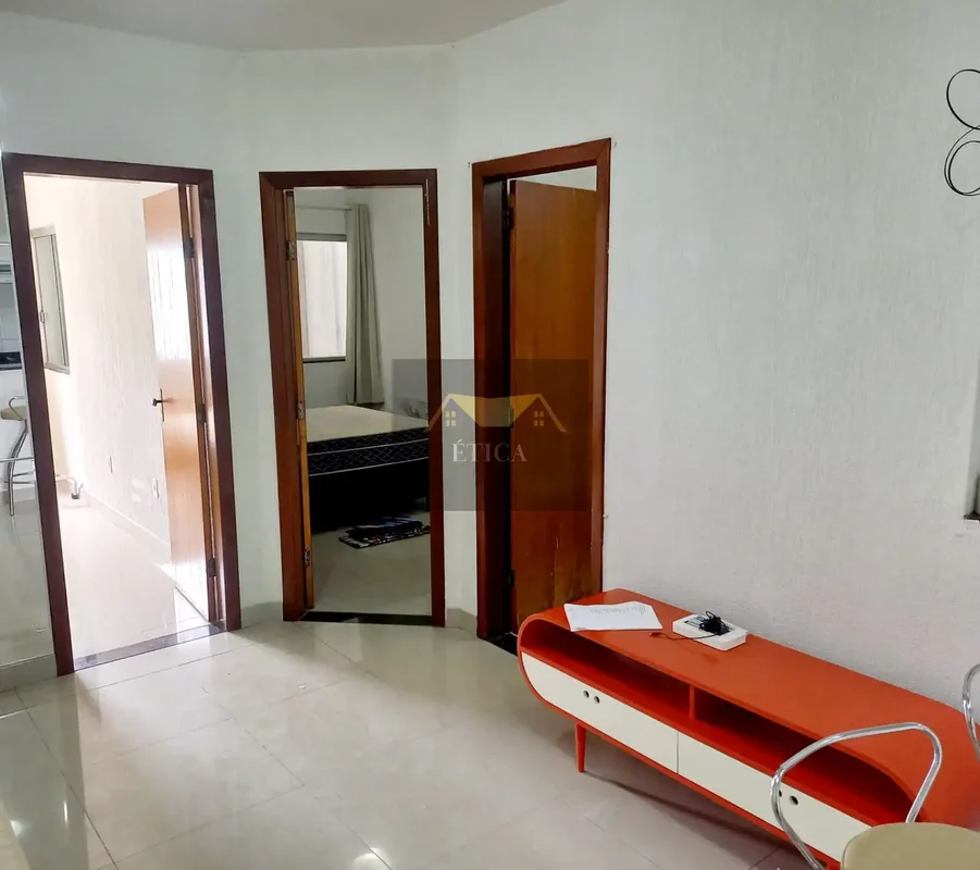Alugo apartamento reformado com 2 quartos, sala cozinha, banheiro, ármarios na c...