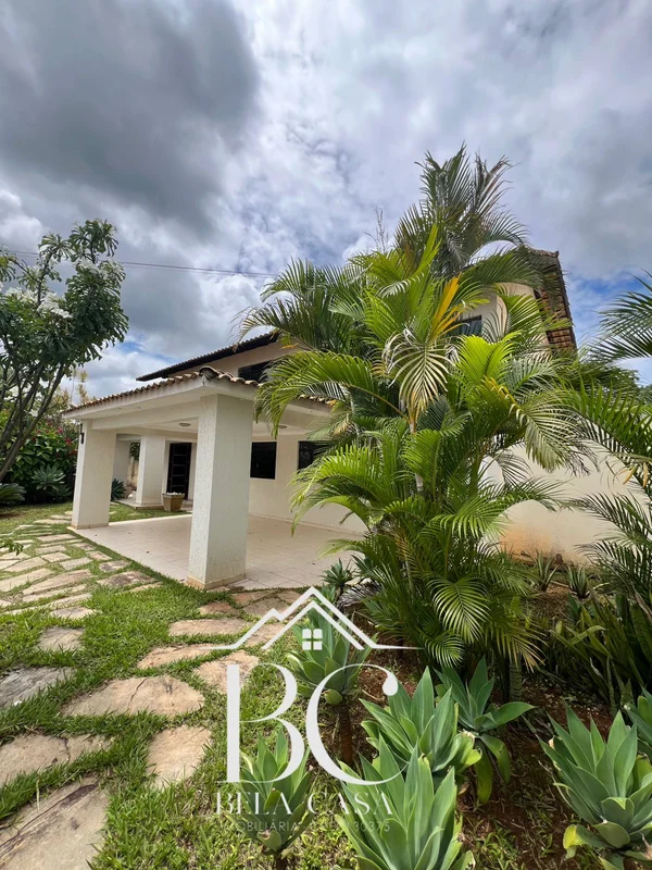 Casa à venda – SHIS QI 28 Excelente casa localizada em uma das quadras mais valo...